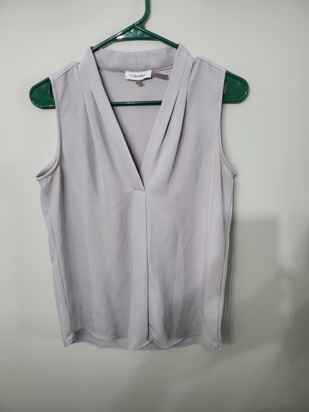 Calvin Klein Lavender-Gray Sleeveless V-Neck Camisole XS